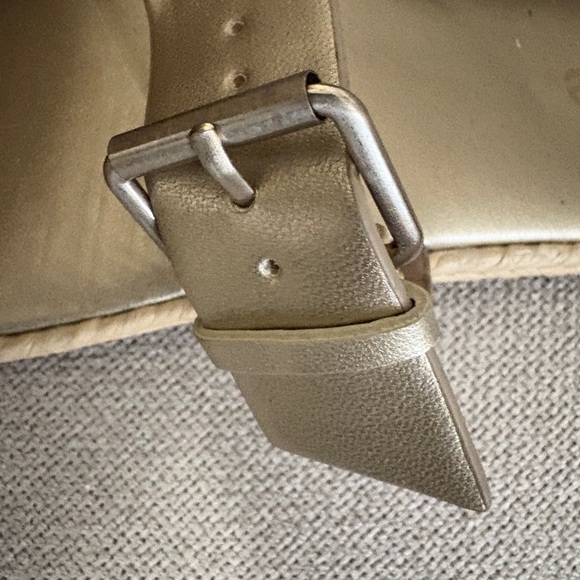 Kensie Gold Sandals Minimalist Design Flat Sole - Picture 7 of 7